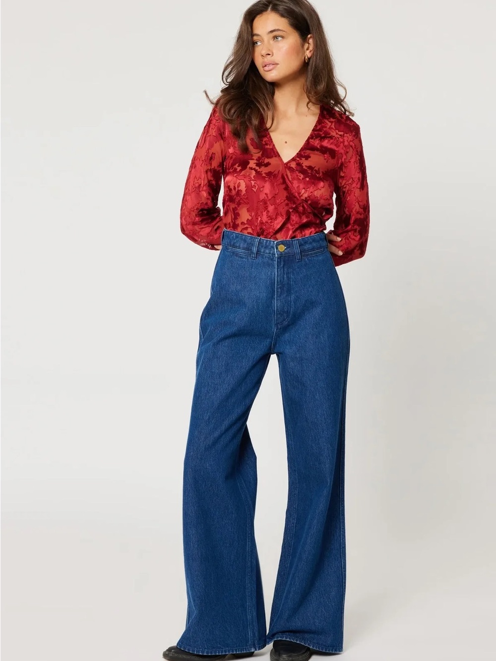 ROLLA'S Studio Flare jeans in Organic Vintage Blue - Picture 2 of 4